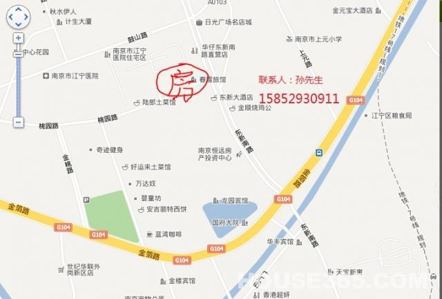 房东个人发布:东山镇东新南路桃园路景福庭院2室2厅2卫一套,105平米,6层的3层,朝南,南北通,新商品房,非老公房,2个卫生间。装修一般,全装全配,厨房里厨柜、管道煤气、灶具、抽油烟机。卫生间热水器、抽水马桶、洗脸盆等齐。两个房间内空调、双人大床、床头柜全。冰箱、洗衣机、有线、电视、餐桌、椅子齐。客厅地砖,房间木地板,阳台大,还有十多平米的大露台,方便晒衣服、被子。 附近交通便利,生活方便,北京华联几十米距离,女人街,金宝市场,苏宁等都在附近。 租金2200一个月,一年起租,押金为一个月房租。想租尽快,
